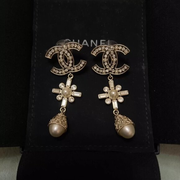 chanel earirngs